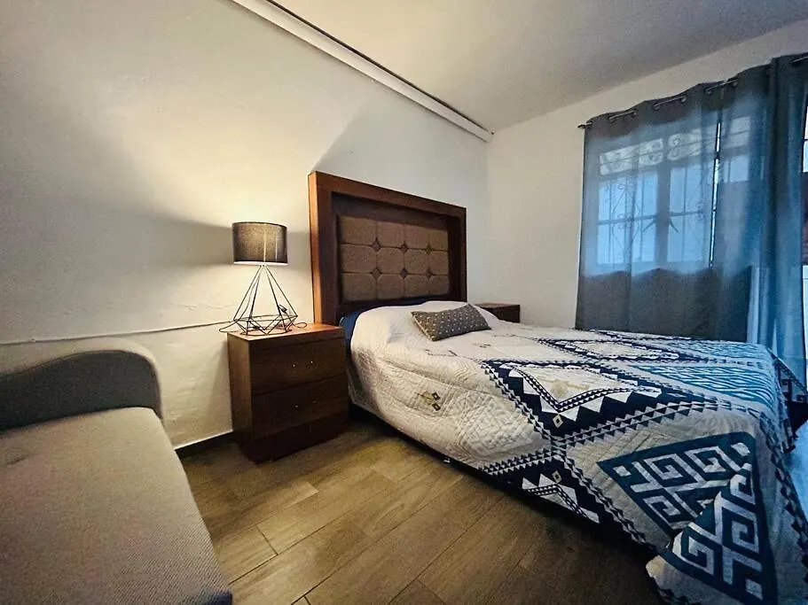 Lägenhet Comoda Casa Con Dos Cuartos Y Cochera Para Auto Pequeno Guadalajara